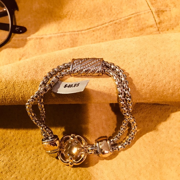 Magnetic clasp rhodium and gold bracelet. - Picture 7 of 10